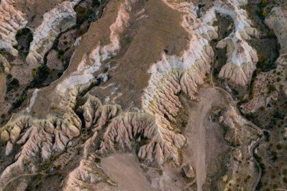 découvrez nos services de transfert depuis l'aéroport de cappadoce pour un voyage sans souci. profitez d'un transport confortable et fiable vers votre destination, tout en admirant les paysages uniques de cette région incroyable. réservez dès aujourd'hui et commencez votre aventure en toute sérénité !