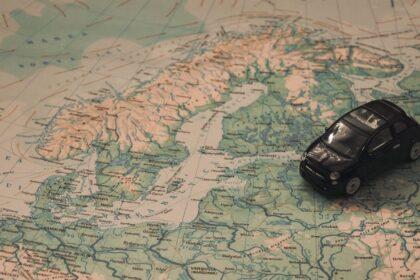 découvrez notre service de location de voitures flexible et abordable. profitez d'une large gamme de véhicules adaptés à vos besoins, que ce soit pour un voyage d'affaires ou des vacances en famille. réservez dès maintenant et partez à l'aventure en toute liberté !
