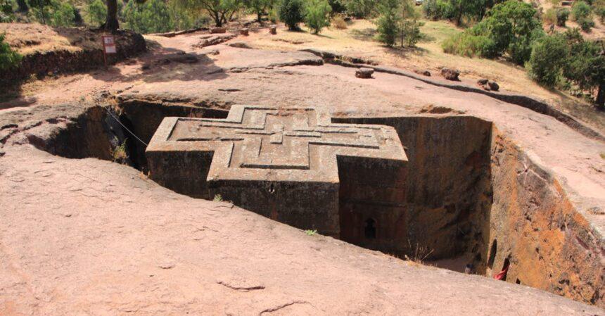 découvrez l'histoire fascinante des églises troglodytes, ces lieux de culte uniques nichés dans des cavernes. explorez leur architecture, leur signification spirituelle et les trésors qu'elles renferment à travers les âges.