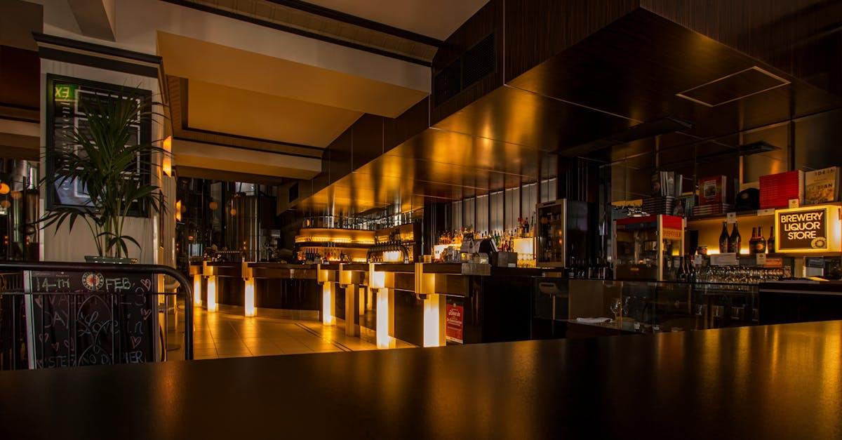 découvrez un séjour unique dans un cave hotel, où l'élégance des chambres souterraines rencontre le confort moderne. profitez d'une atmosphère intime et d'une décoration raffinée, tout en étant immergé dans l'histoire et la culture locale. une expérience mémorable vous attend dans cet hôtel hors du commun.
