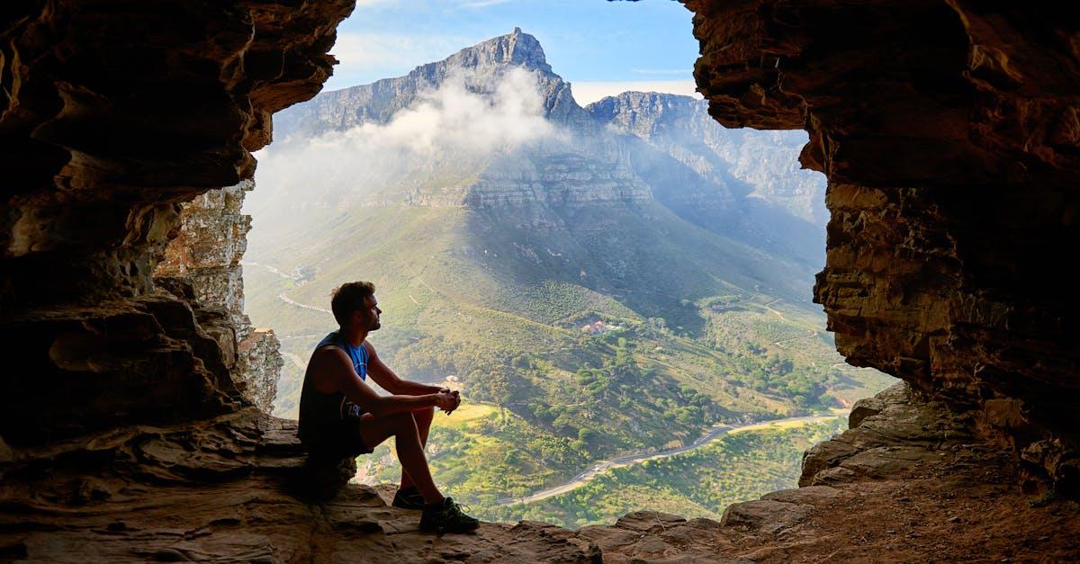 découvrez une expérience unique dans un hôtel troglodyte, où le charme des caves anciennes se marie avec le confort moderne. profitez d'un séjour inoubliable dans un cadre exceptionnel et laissez-vous envoûter par l'authenticité des lieux.
