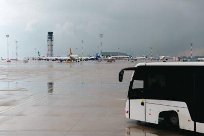 découvrez le service de bus de l'aéroport de dalaman, offrant des transferts confortables et pratiques vers les principales destinations de la région. profitez d'un transport fiable et économique pour commencer votre voyage en toute sérénité.