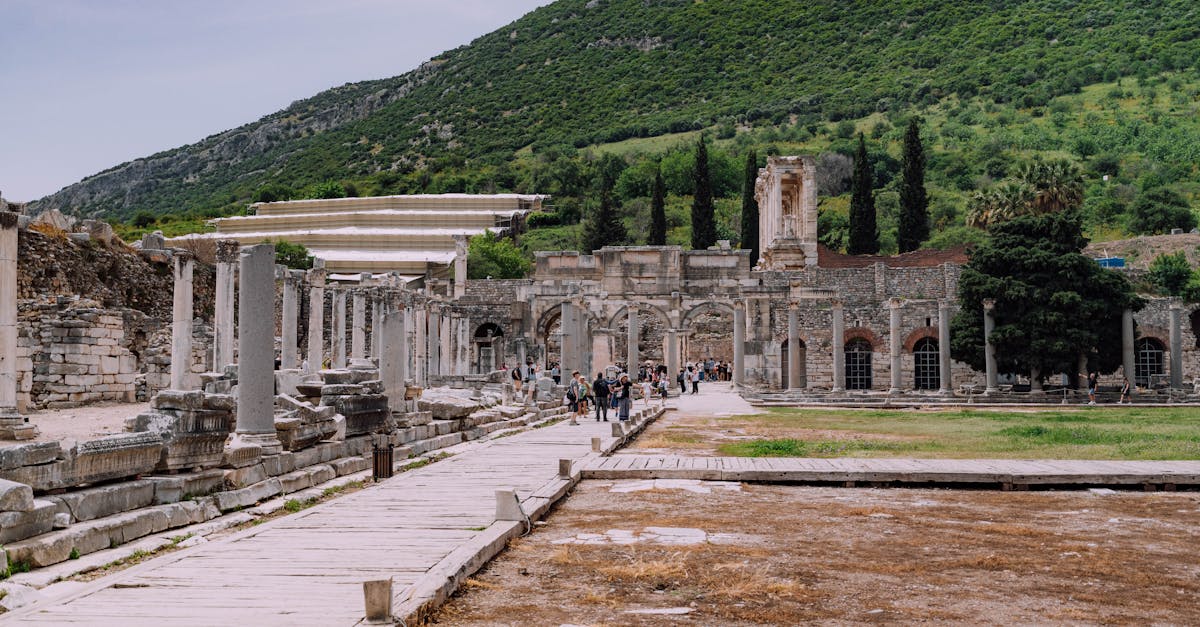 découvrez le musée d'éphèse, un trésor archéologique en turquie, abritant des artefacts fascinants de l'antiquité. plongez dans l'histoire vibrante de cette ville ancienne à travers ses expositions uniques et enrichissantes.