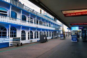 réservez vos billets de ferry facilement et à des prix compétitifs. voyagez vers vos destinations préférées en mer avec des connexions fiables et un service de qualité. explorez nos offres et partez à l'aventure dès aujourd'hui !