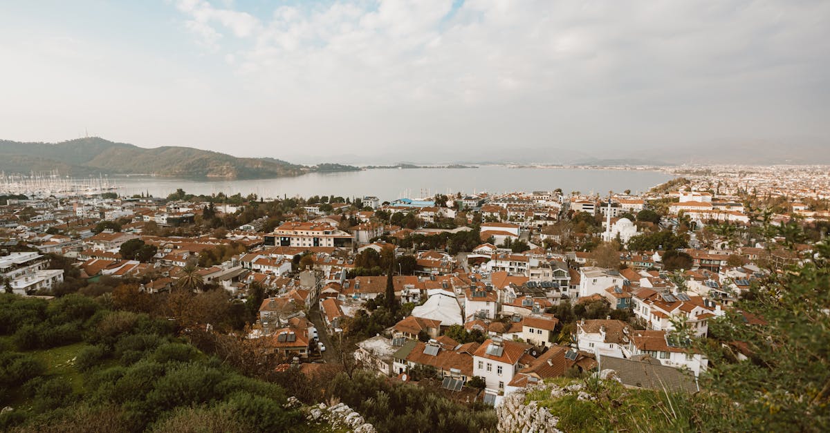 découvrez fethiye, une charmante destination en turquie, connue pour ses plages envoûtantes, ses paysages à couper le souffle et son riche patrimoine historique. explorez ses criques turquoise, ses sites antiques et savourez la délicieuse cuisine locale dans ce véritable paradis méditerranéen.