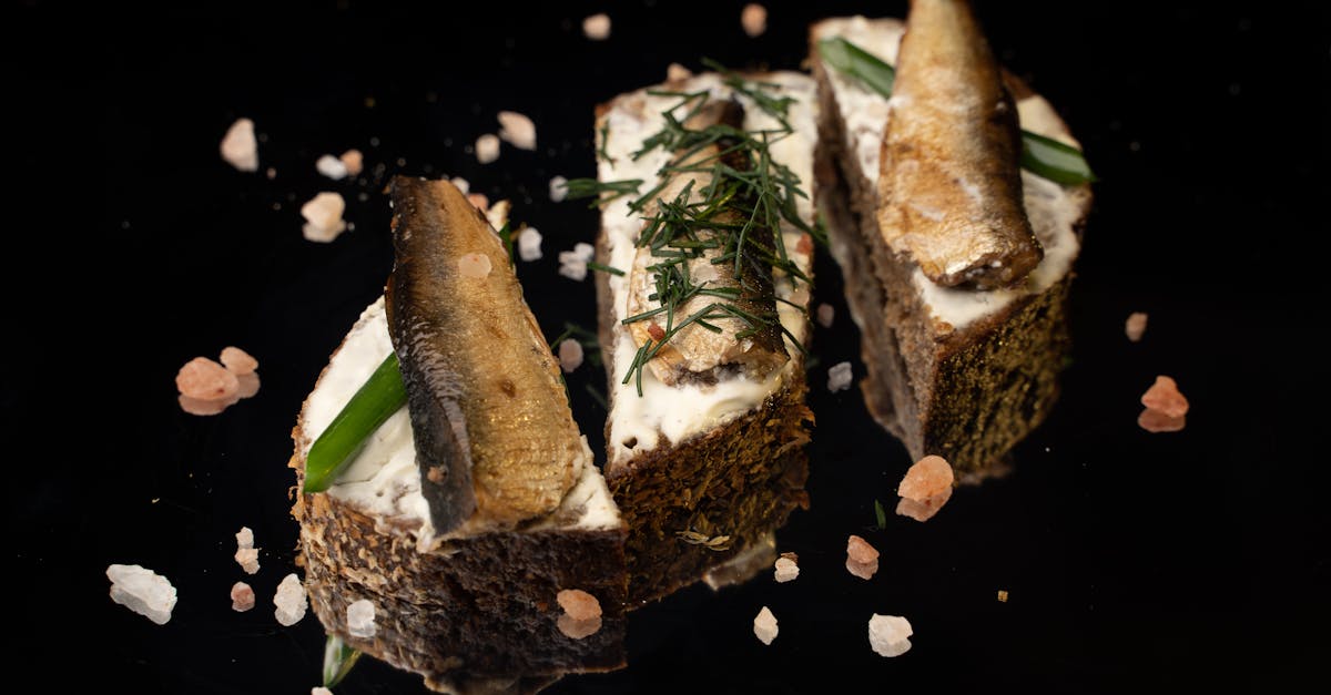 découvrez notre délicieux sandwiche au poisson, préparé avec des ingrédients frais et savoureux. idéal pour un repas rapide et gourmand, ce mélange parfait de saveurs marines et d'épices saura ravir vos papilles. essayez-le dès aujourd'hui !