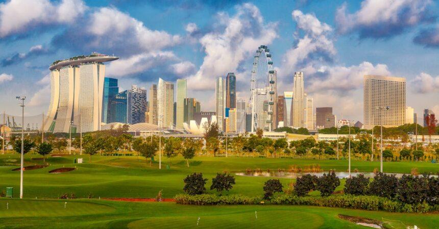 découvrez les meilleures destinations de golf à travers le monde. que vous soyez débutant ou golfeur expérimenté, explorez nos sélections de parcours exceptionnels, de paysages époustouflants et d'expériences inoubliables. préparez-vous à perfectionner votre swing dans des lieux de rêve!