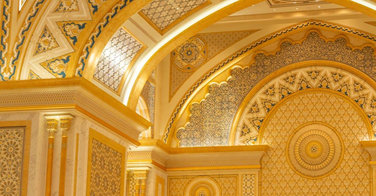 découvrez le grand palace mosaic museum, un trésor artistique au cœur de la ville. plongez dans l'histoire fascinante des mosaïques, admirez des œuvres uniques et explorez des expositions captivantes qui célèbrent cet art ancien. une visite incontournable pour les amateurs d'art et d'histoire.