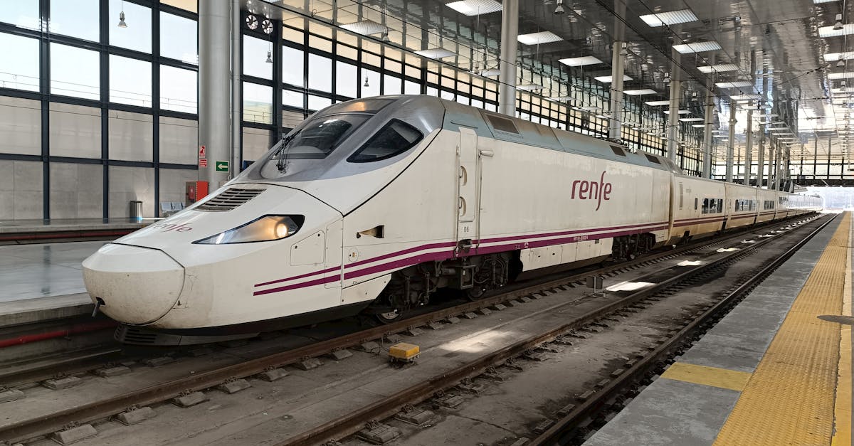 découvrez l'univers des trains à grande vitesse, symbole de modernité et d'efficacité, qui révolutionnent le transport ferroviaire. explorez les technologies innovantes, les destinations fascinantes et l'impact environnemental de ces véhicules rapides.