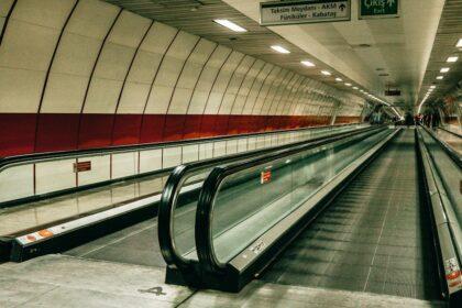 découvrez le terminal de bus d'istanbul, un point névralgique du transport en turquie. explorez ses services modernes, ses liaisons vers des destinations locales et internationales, et profitez d'une expérience de voyage pratique et agréable dans l'une des plus grandes villes du monde.