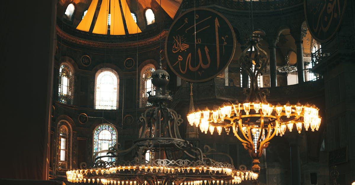 découvrez le musée militaire d'istanbul, un incontournable pour les passionnés d'histoire et de culture turque. explorez une vaste collection d'artefacts, d'uniformes et d'équipements militaires retraçant l'histoire fascinante de l'armée ottomane et de la turquie moderne. imprégnez-vous de l'héritage militaire dans un cadre riche en histoire.
