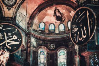 découvrez le musée militaire d'istanbul, un lieu fascinant qui retrace l'histoire militaire de la turquie à travers des expositions impressionnantes, des artefacts historiques et des collections uniques. plongez dans l'héritage militaire de la nation et explorez des témoignages de bravoure et d'innovation au cœur d'istanbul.