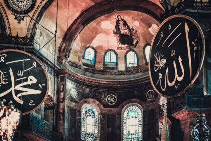 découvrez le musée militaire d'istanbul, un lieu fascinant qui retrace l'histoire militaire de la turquie à travers des expositions impressionnantes, des artefacts historiques et des collections uniques. plongez dans l'héritage militaire de la nation et explorez des témoignages de bravoure et d'innovation au cœur d'istanbul.