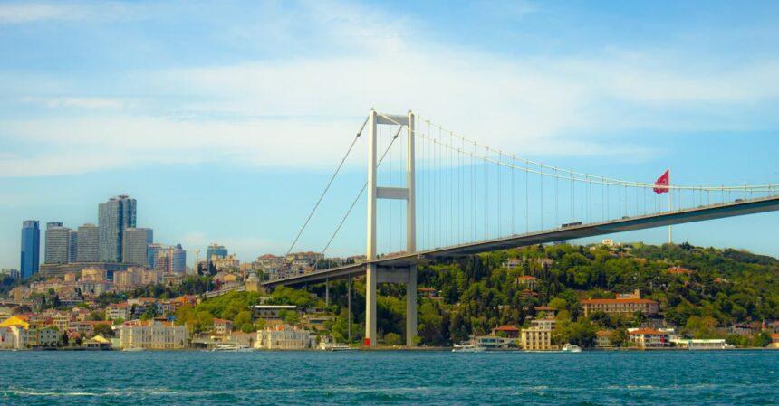 découvrez istanbul modern, un parcours artistique captivant au cœur d'istanbul, où la modernité rencontre l'héritage culturel. explorez des expositions contemporaines, des œuvres d'art innovantes et un espace inspirant consacré à la créativité et à l'expression artistique.