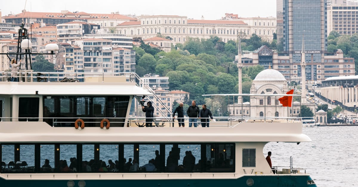 découvrez nos conseils pratiques pour profiter au maximum de votre voyage à istanbul. des astuces sur les lieux incontournables, la cuisine locale, les transports et bien plus pour vivre une expérience inoubliable dans cette ville fascinante.