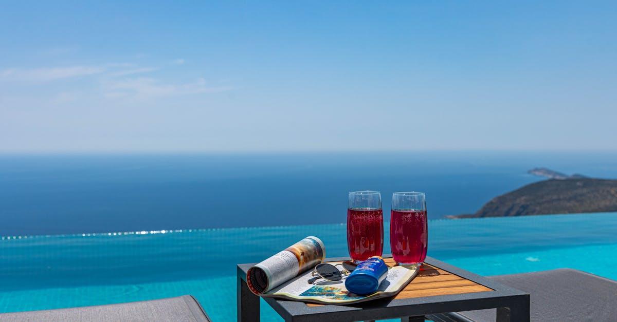 découvrez la magnifique plage de konyaaltı, un véritable joyau de la côte turque. profitez de ses eaux cristallines, de ses paysages à couper le souffle et d'activités variées pour toute la famille. idéal pour les amateurs de soleil, de baignade et de sports nautiques.