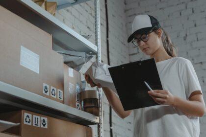 découvrez notre service de stockage de bagages, idéal pour explorer la ville sans encombre. profitez d'un espace sécurisé pour déposer vos valises et autres effets personnels, vous permettant de voyager léger et de profiter pleinement de votre journée.