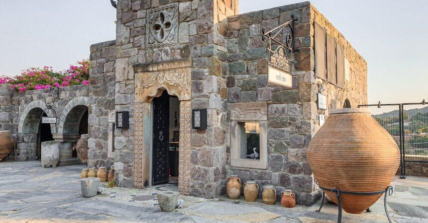 découvrez muğla, une magnifique province de turquie, célèbre pour ses plages ensoleillées, son riche patrimoine historique et sa nature à couper le souffle. explorez ses charmants villages, savourez la délicieuse cuisine locale et profitez d'une ambiance authentique au cœur de la méditerranée.