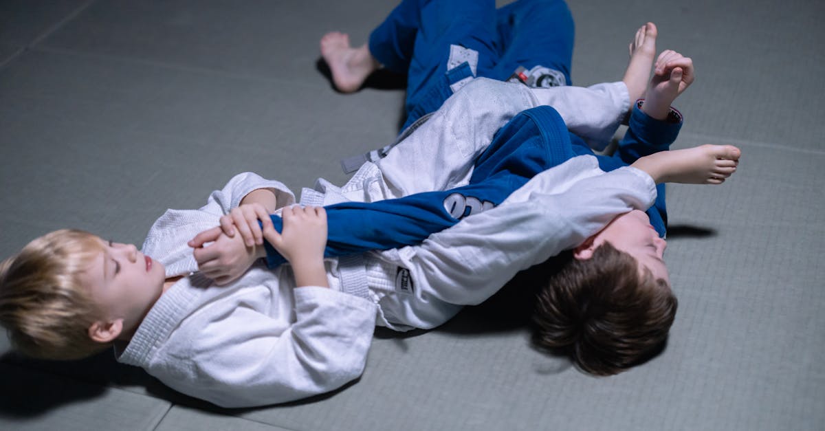 découvrez l'univers fascinant de la lutte à l'huile, un sport traditionnel où l'habileté, la force et la technique se mêlent dans une bataille glissante. plongez dans l'histoire, les règles et les événements marquants de cette compétition unique, tout en explorant ses racines culturelles et son attractivité dans le monde moderne.