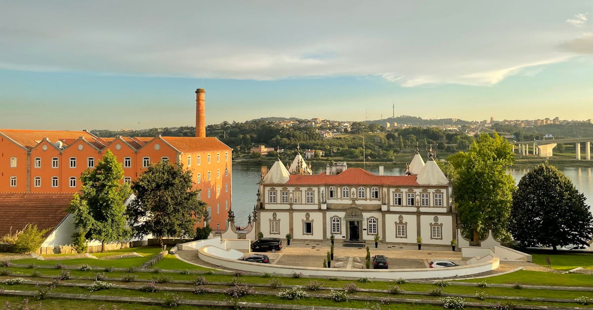 découvrez le pera palace hotel, un monument historique au cœur d'istanbul, alliant luxe moderne et héritage authentique. profitez de ses chambres élégantes, de son service impeccable et de son atmosphère chargée d'histoire.