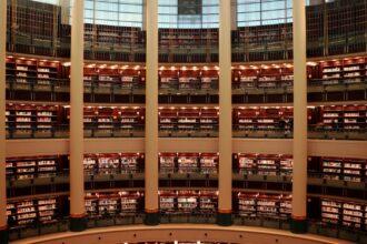 découvrez la bibliothèque présidentielle, un lieu unique dédié à la préservation de l'héritage des dirigeants passés. explorez des archives précieuses, des expositions fascinantes et des ressources éducatives qui révèlent l'histoire politique et culturelle du pays. un espace inspirant pour les passionnés d'histoire et les curieux.