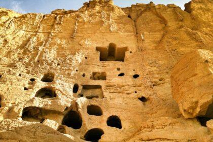 découvrez la route de la soie, un réseau historique de routes commerciales qui reliait l'orient et l'occident, facilitant les échanges culturels, économiques et technologiques à travers les siècles. plongez dans l'histoire fascinante de ce parcours emblématique qui a façonné le monde tel que nous le connaissons aujourd'hui.