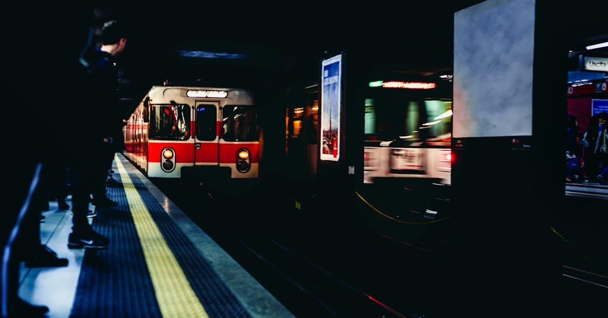 découvrez l'univers des trains : informations sur les différents types de trains, leur fonctionnement, les innovations technologiques, ainsi que des conseils pour bien voyager en train. explorez les paysages depuis les rails et vivez une expérience unique à travers les voyages en train.