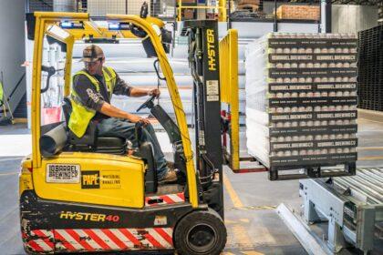 découvrez nos solutions de transport efficaces et durables pour répondre à tous vos besoins logistiques. que ce soit pour le fret, la livraison ou le transport de personnes, nous vous garantissons un service de qualité et une gestion optimale de vos ressources.