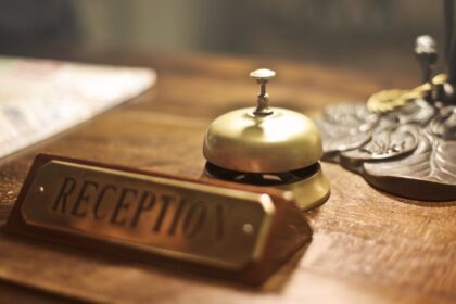 découvrez les avantages des chèques de voyage : une solution sécurisée et pratique pour vos déplacements à l'étranger. faciles à utiliser et acceptés dans de nombreux lieux, les chèques de voyage vous offrent tranquillité d'esprit pendant vos aventures.