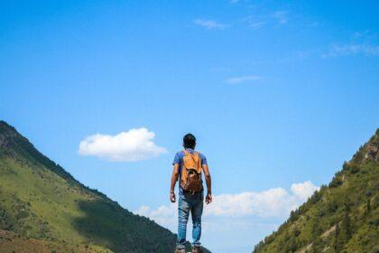 découvrez l'aventure ultime avec notre guide de trekking : des sentiers époustouflants, des paysages à couper le souffle et des conseils pratiques pour vivre des expériences inoubliables au cœur de la nature.