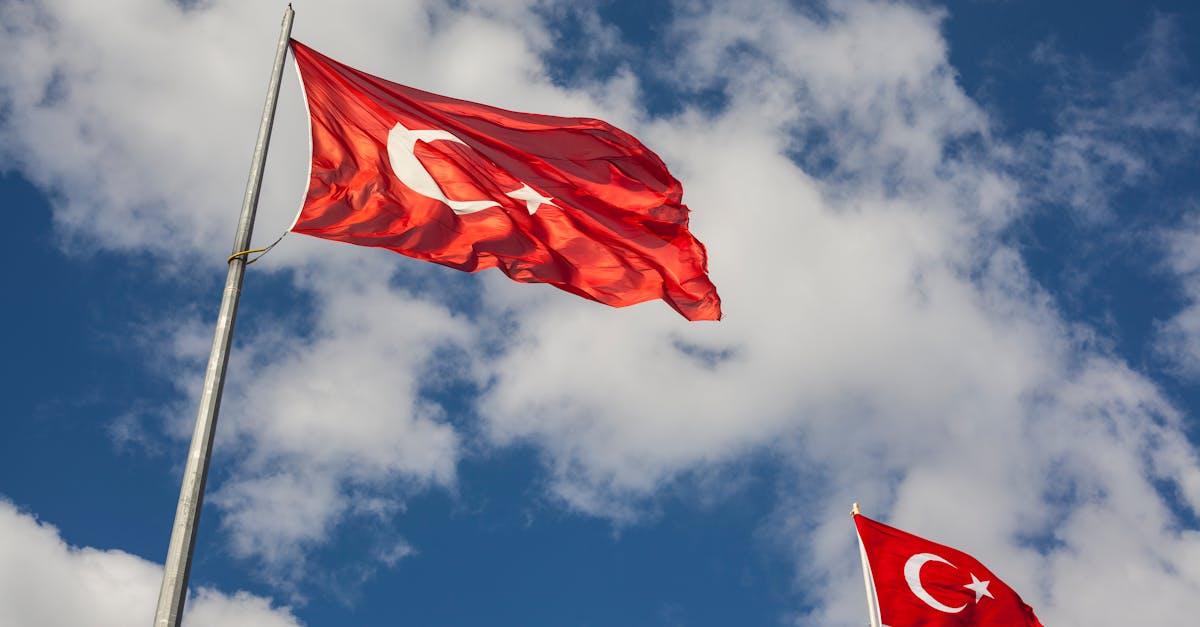 découvrez la beauté et la richesse culturelle de la turquie, un pays fascinant où l'orient rencontre l'occident. plongez dans des paysages époustouflants, des villes historiques et une délicieuse cuisine méditerranéenne.