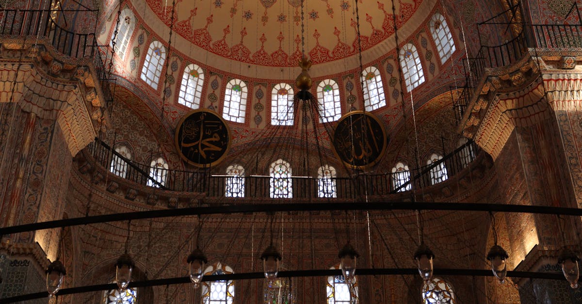 découvrez les meilleures itinéraires pour explorer la turquie, alliant histoire, culture et paysages époustouflants. que vous souhaitiez découvrir les ruines antiques d'éphèse, les paysages uniques de cappadoce ou les plages de la riviera turque, nos suggestions d'itinéraires vous guideront pour une expérience inoubliable.
