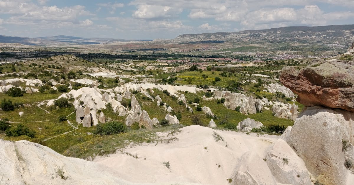 découvrez notre itinéraire idéal pour un voyage en turquie, alliant culture, gastronomie et paysages à couper le souffle. explorez les merveilles d'istanbul, les ruines antiques d'éphèse et les paysages enchanteurs de la cappadoce.