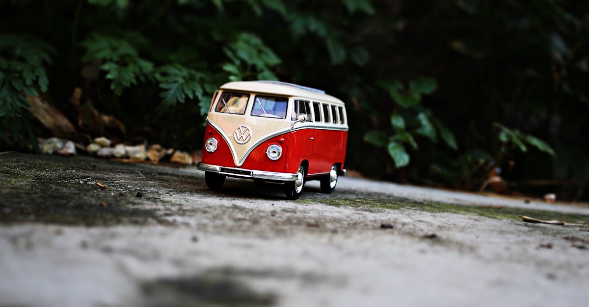 découvrez notre sélection de vans adaptés à tous vos besoins, que ce soit pour des road trips, des aventures en plein air ou simplement pour le confort au quotidien. explorez des modèles variés, alliant style, fonctionnalité et fiabilité.