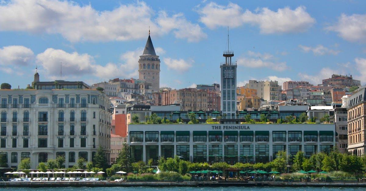 découvrez le w hotel istanbul, un havre de luxe au cœur de la ville. profitez d'un service impeccable, de chambres modernes et d'installations haut de gamme, le tout à proximité des attractions emblématiques d'istanbul. un séjour inoubliable vous attend dans cet établissement au style contemporain.