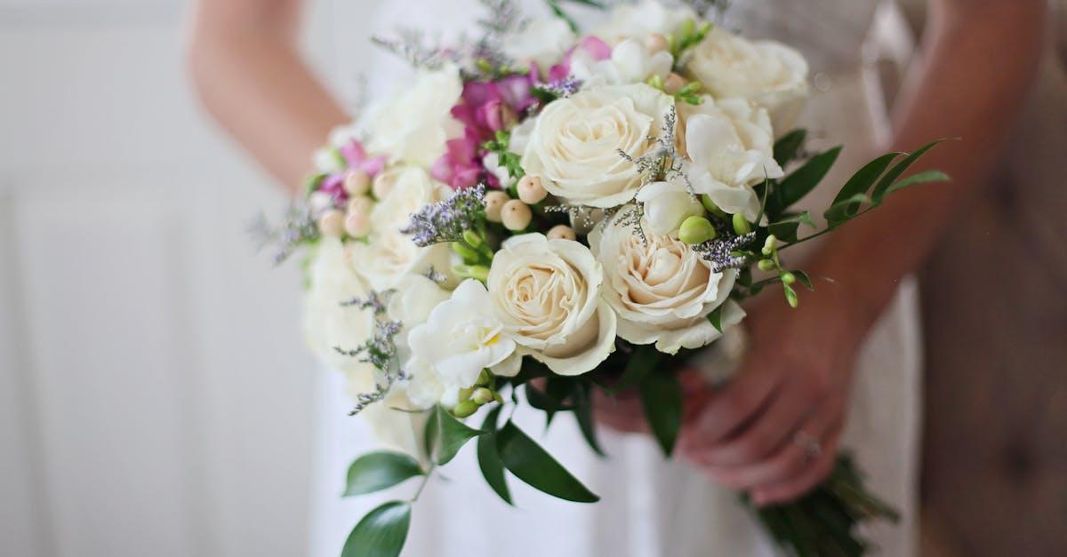 découvrez notre guide complet sur les mariages, avec des conseils pour organiser le jour parfait, des idées de thèmes, des tendances en matière de robes, de décorations et de lieux, ainsi que des astuces pour rendre votre événement inoubliable.
