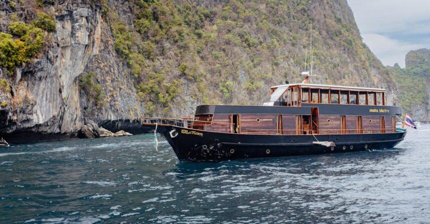 découvrez l'élégance et le luxe d'une croisière en yacht, où confort et aventure se rencontrent. explorez des destinations enchanteresses tout en profitant de services haut de gamme et de paysages à couper le souffle.