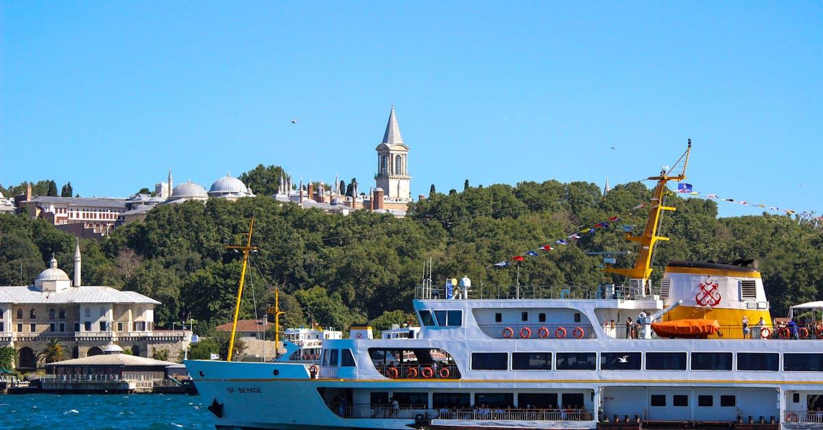 découvrez yenikapı, un quartier vibrant d'istanbul mêlant histoire et modernité. profitez de ses sites archéologiques, de ses transports accessibles et de son ambiance cosmopolite, tout en explorant ses restaurants et boutiques uniques.