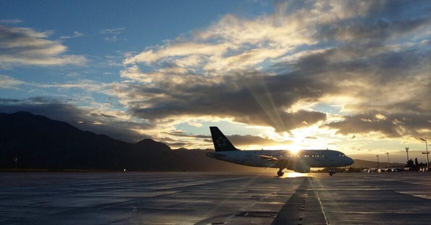 découvrez tout ce que vous devez savoir sur les aéroports : leurs infrastructures, services, et conseils pour un voyage sans stress. explorez nos guides pratiques pour rendre votre expérience aéroportuaire agréable et efficace.