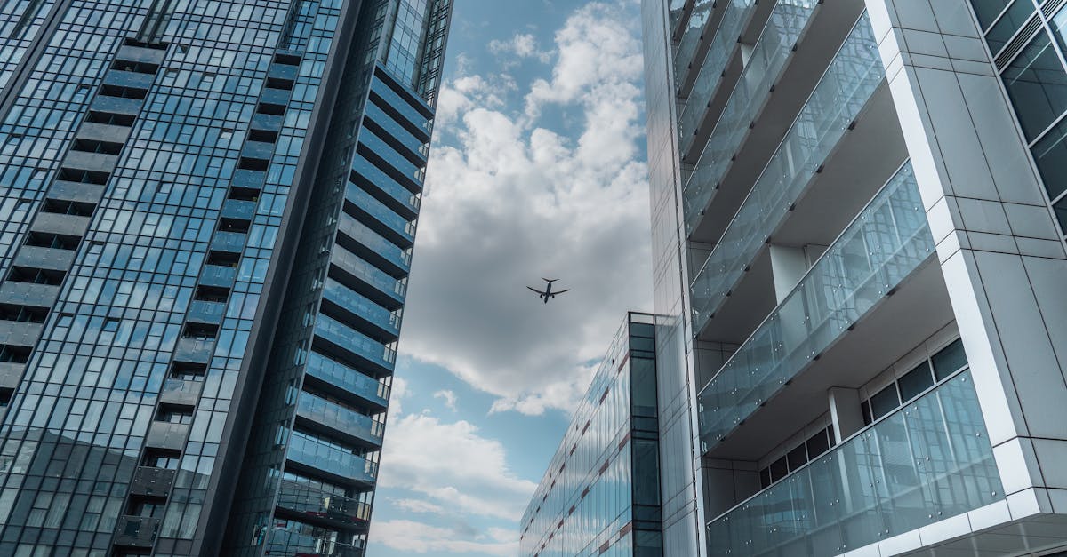 découvrez nos services de transferts aéroport fiables et confortables. que ce soit pour un voyage d'affaires ou des vacances, nous vous garantissons un transport sûr et rapide vers votre destination.