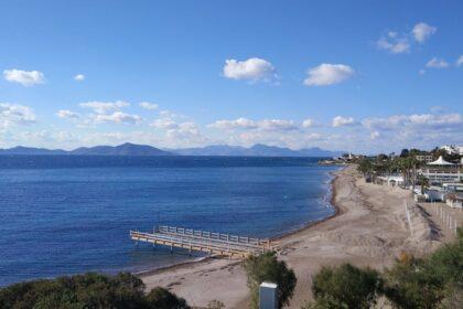 découvrez akyarlar, un coin de paradis en turquie, où plages idylliques et paysages pittoresques se rencontrent. profitez d'activités nautiques, savourez une cuisine délicieuse et explorez des sites historiques dans cette charmante destination balnéaire.