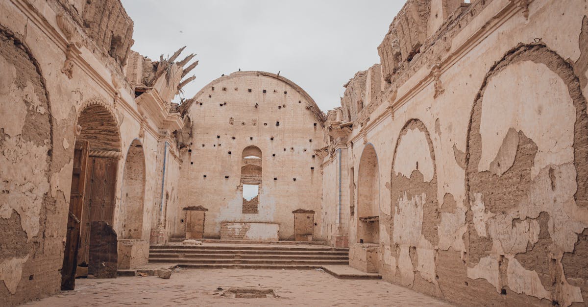 découvrez l'incroyable richesse des sites anciens à travers le monde. plongez dans l'histoire fascinante de civilisations disparues et explorez des monuments emblématiques qui témoignent du génie humain. un voyage inoubliable au cœur du patrimoine mondial.
