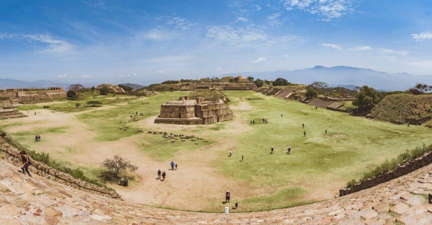 découvrez les sites anciens fascinants qui témoignent de l'histoire humaine, des civilisations disparues et des merveilles architecturales à travers le monde. explorez les secrets des pyramides, des temples oubliés et des ruines majestueuses.