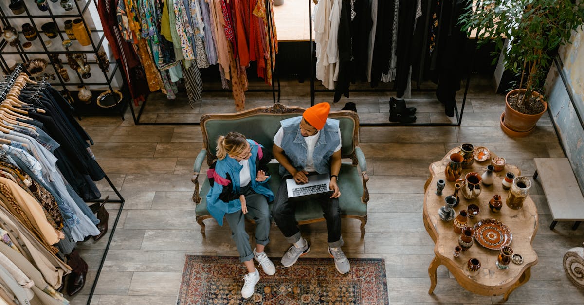 découvrez l'univers fascinant du shopping d'antiquités, où chaque objet raconte une histoire. explorez des trésors uniques, des meubles vintage aux accessoires décoratifs, et trouvez le parfait souvenir du passé pour votre maison.