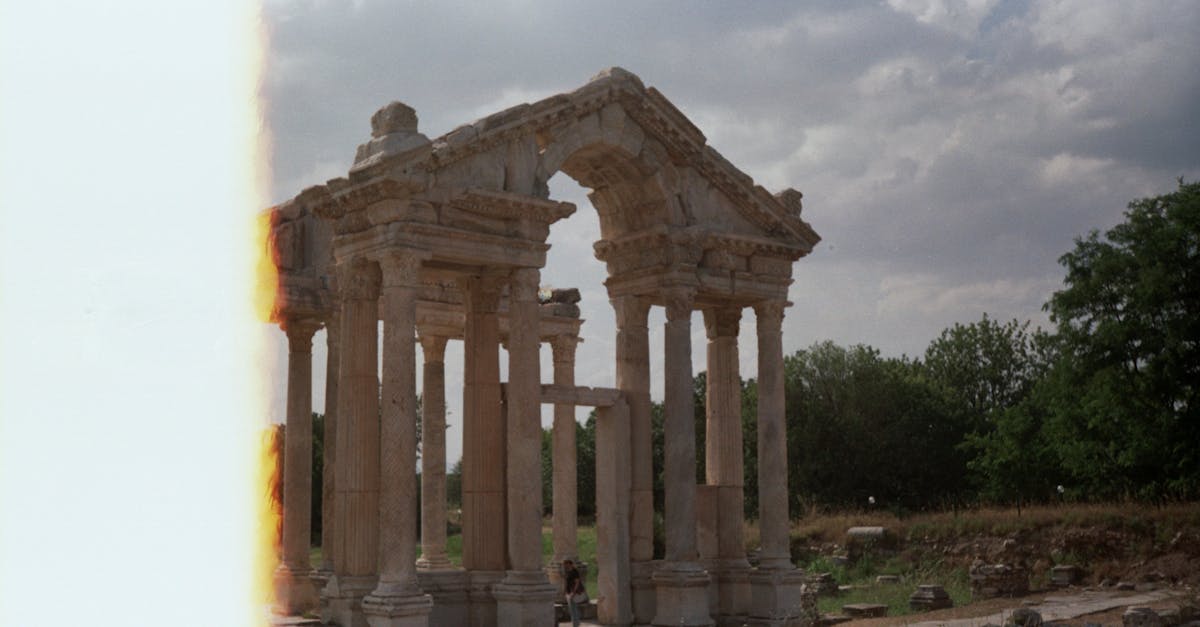 découvrez aphrodisias, une ancienne cité grecque fascinante dédiée à la déesse de l'amour et de la beauté. plongez dans son histoire, explorez ses ruines remarquables et laissez-vous envoûter par la beauté de ses sculptures et de son architecture.