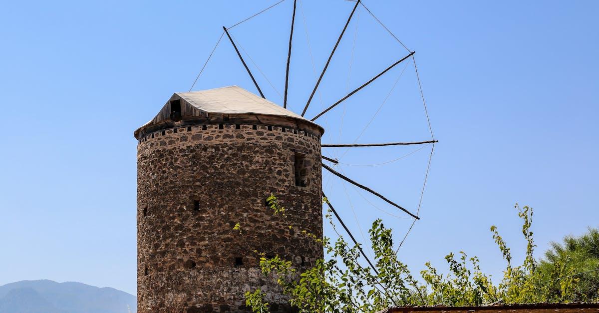 découvrez ayvalik, une charmante ville côtière de turquie, célèbre pour ses maisons en pierre au charme historique et ses plages idylliques. profitez de la gastronomie locale, des olives et des fruits de mer, tout en explorant les îles environnantes et le magnifique paysage naturel. une destination idéale pour une escapade détente ou une aventure culturelle.