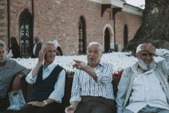découvrez bursa, une ville historique de turquie, célèbre pour ses thermes, sa cuisine délicieuse et ses magnifiques mosquées. explorez son riche héritage culturel et ses paysages pittoresques, tout en savourant l'authenticité de cette destination incontournable.