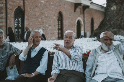 découvrez bursa, une ville historique de turquie, célèbre pour ses thermes, sa cuisine délicieuse et ses magnifiques mosquées. explorez son riche héritage culturel et ses paysages pittoresques, tout en savourant l'authenticité de cette destination incontournable.