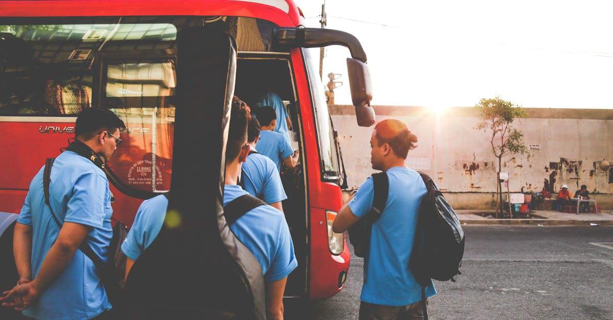 découvrez tout sur les bus : types, avantages, itinéraires et conseils pour un voyage confortable et économique. apprenez à utiliser ce moyen de transport pratique pour vos déplacements quotidiens ou vos aventures.