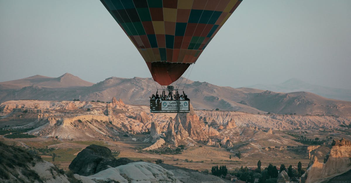 découvrez la magie de la cappadoce avec nos circuits uniques. explorez des paysages enchanteurs, des formations rocheuses spectaculaires et des villages troglodytes. réservez dès maintenant pour une aventure inoubliable au cœur de cette région fascinante !